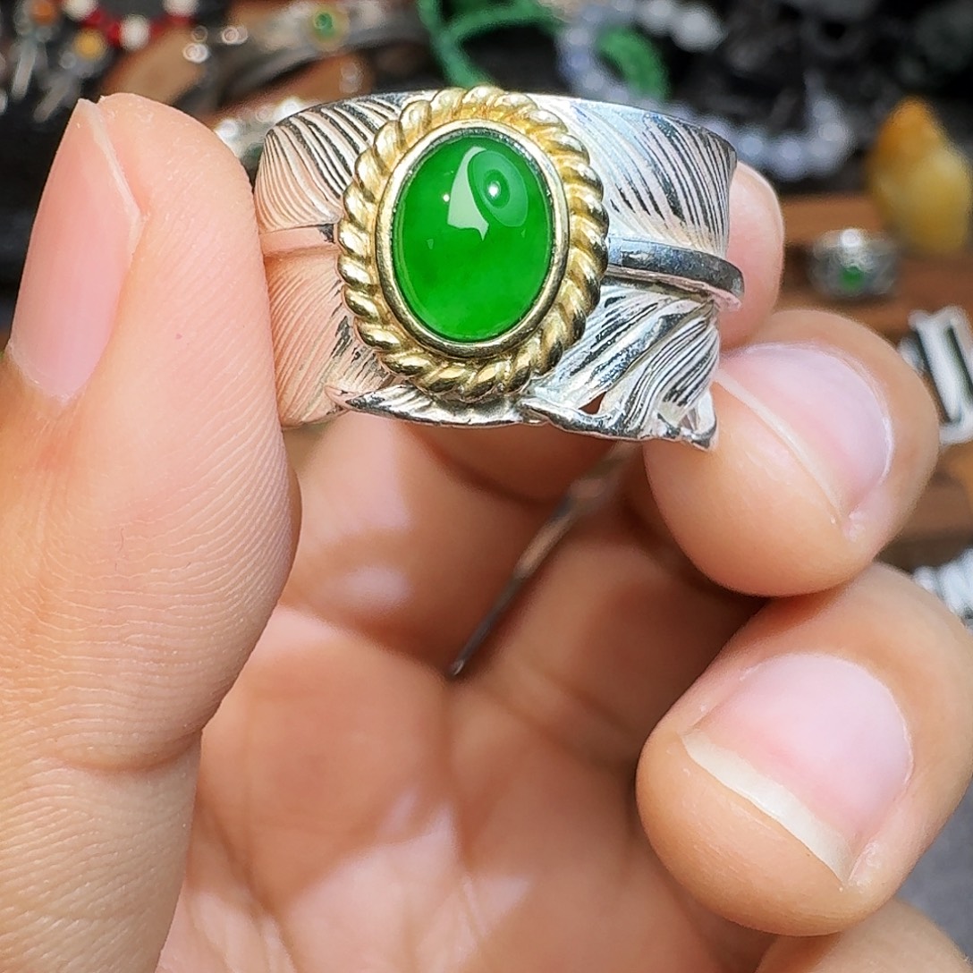 Z***z翡翠银S925镶嵌戒指