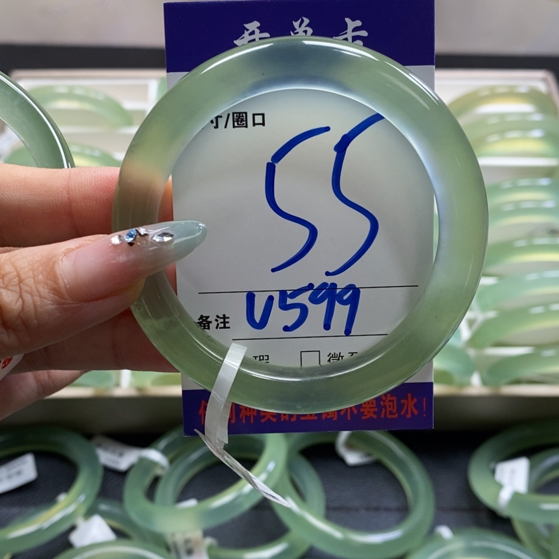 l***y蛇纹石玉未镶嵌手镯