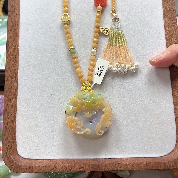 翡翠未镶嵌颈饰吊坠