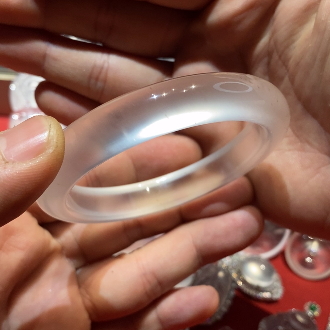 石英质玉颈饰未镶嵌兜***亲