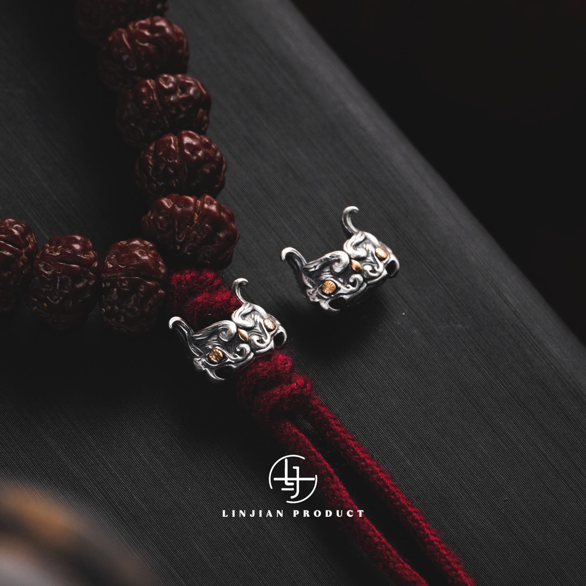 925银银制品 神兽背云文玩银配饰小金刚三通饰品百搭恶魔隔珠银饰