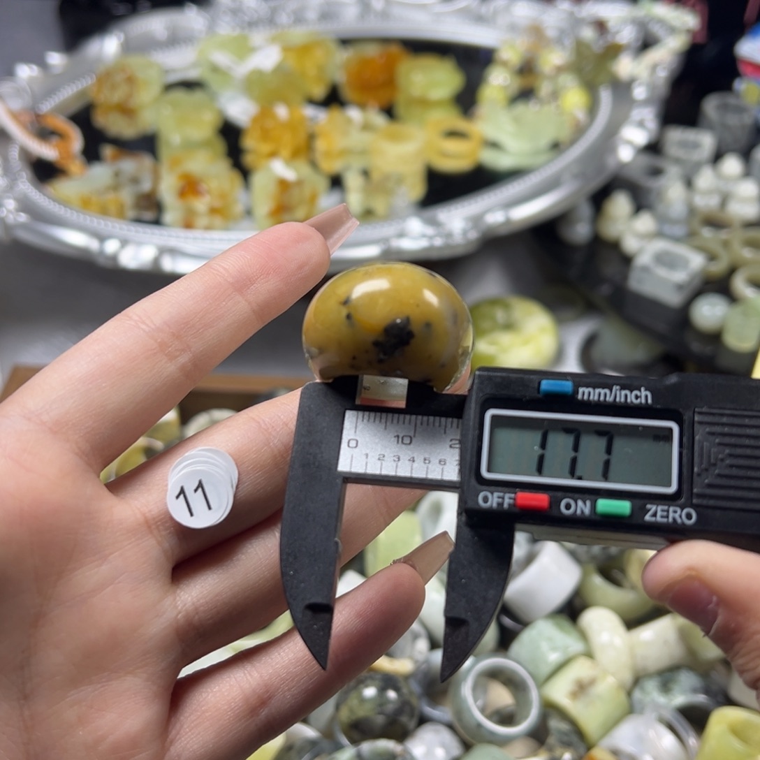 蛇纹石玉未镶嵌戒指