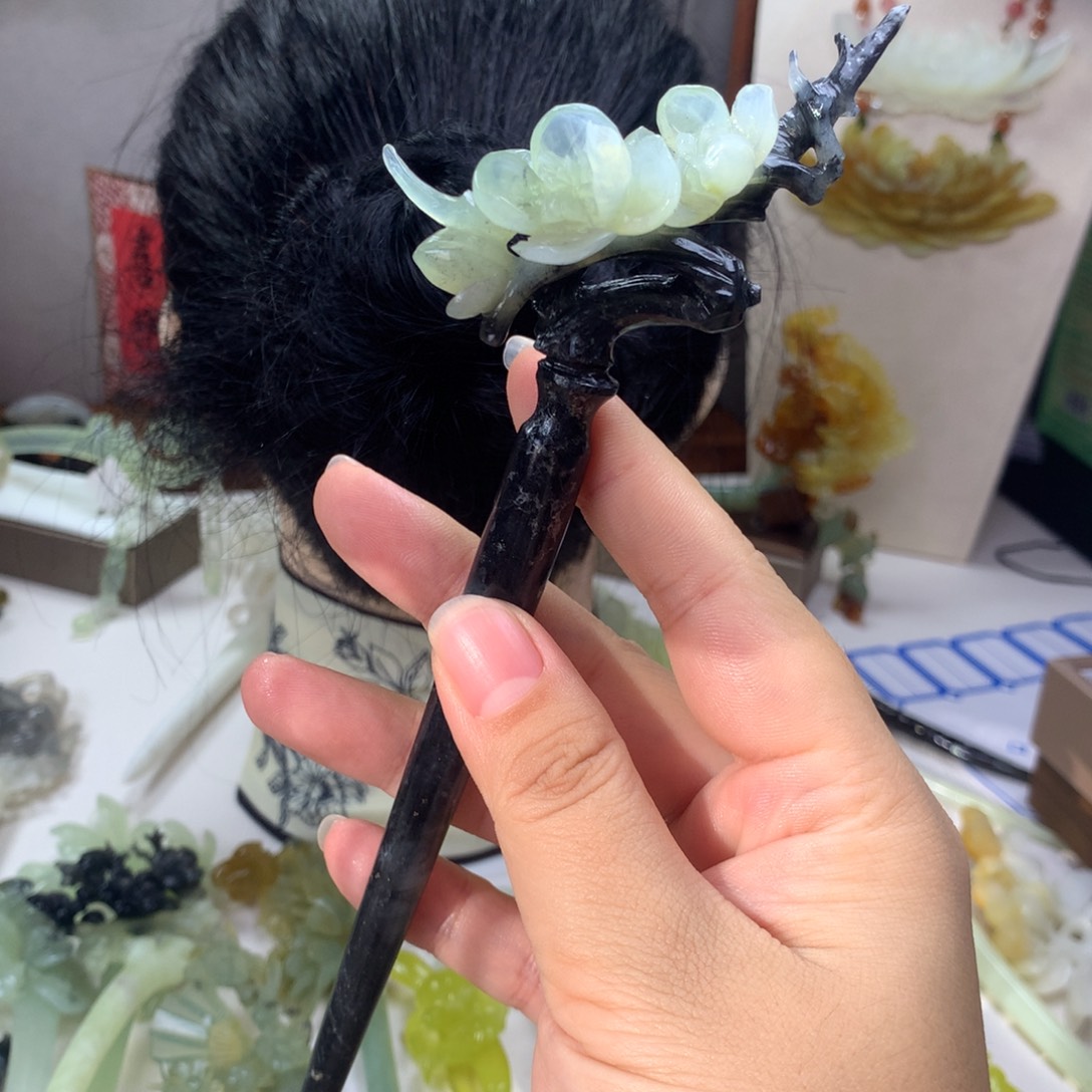 你***里蛇纹石玉未镶嵌发饰