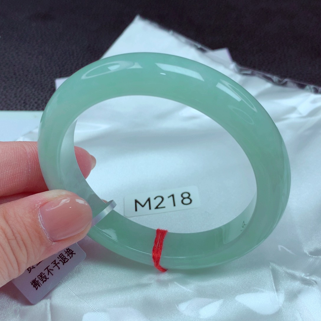 翡翠手镯未镶嵌手镯88