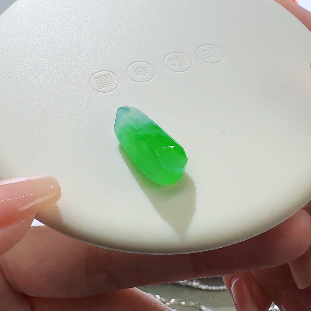 翡翠颈饰未镶嵌典**魂随形