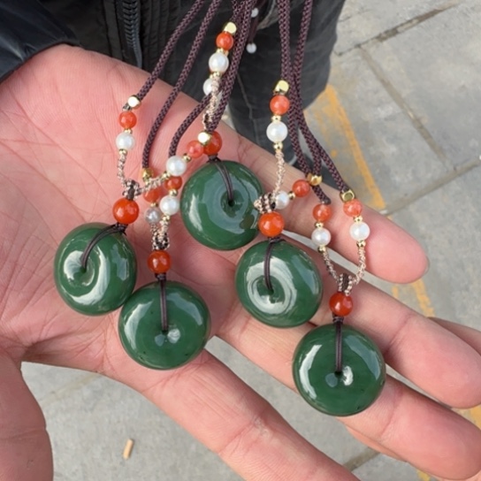 和田玉颈饰未镶嵌卡2.6厚面包口，多样性发一