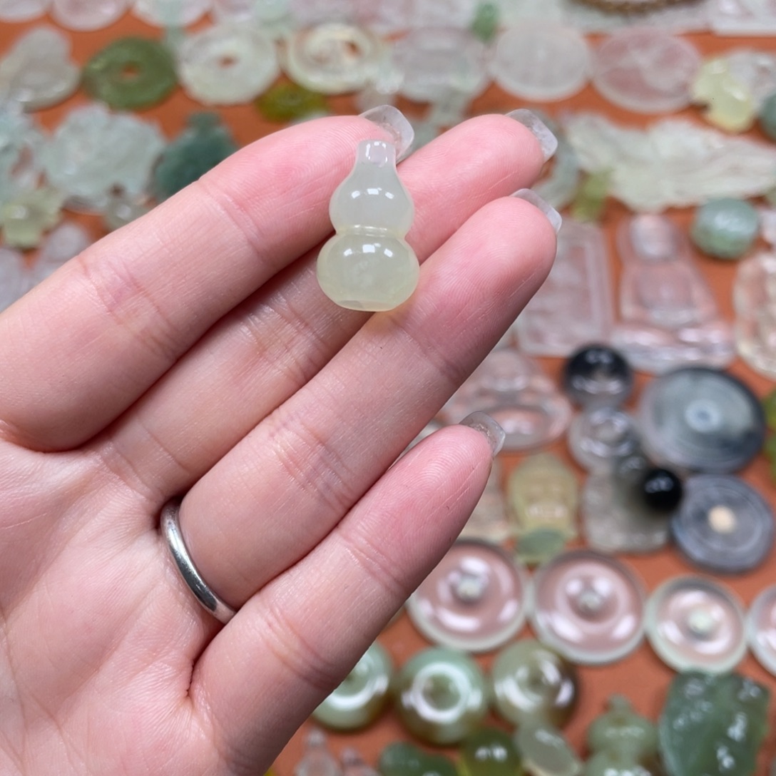 ʕ***ʔ蛇纹石玉未镶嵌颈饰