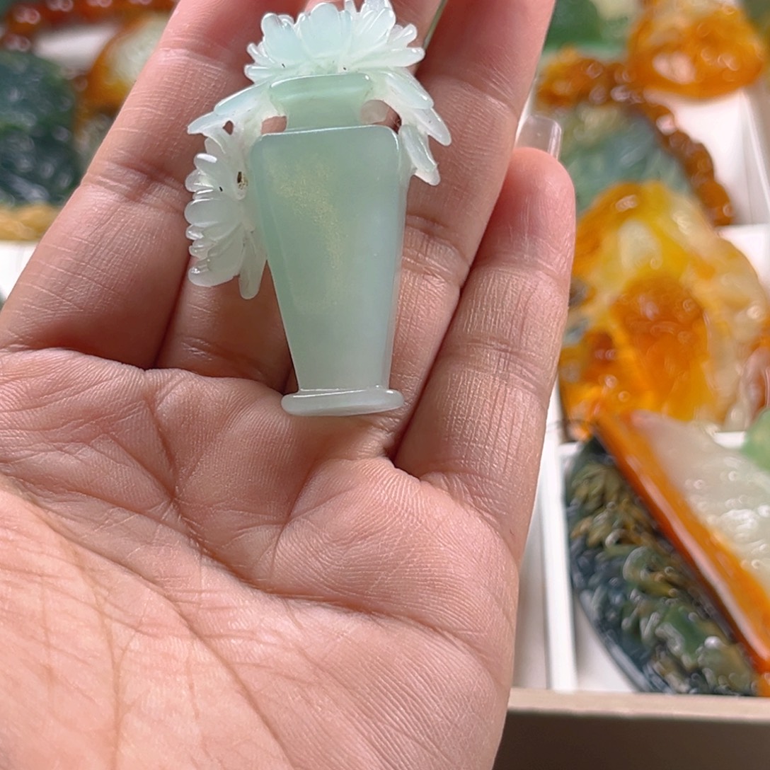 未镶嵌蛇纹石玉颈饰