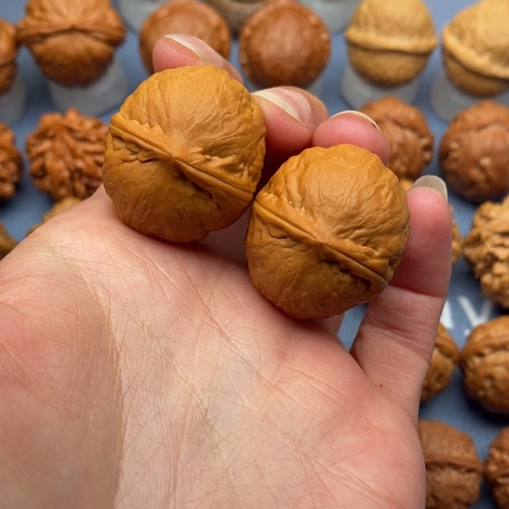 文玩核桃把件光头元宝