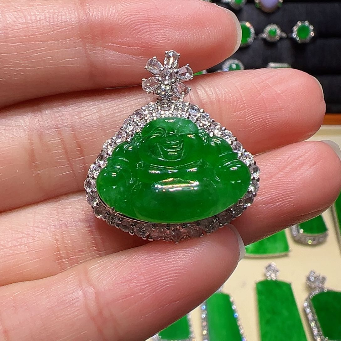 翡翠颈饰18K金镶嵌吊坠