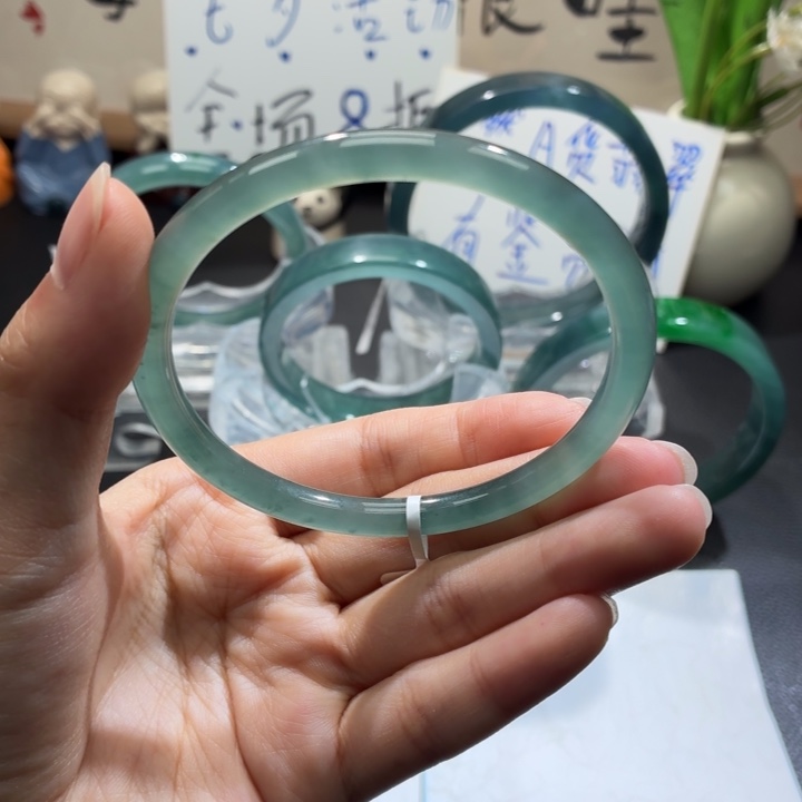 未镶嵌手镯翡翠冰蓝晴