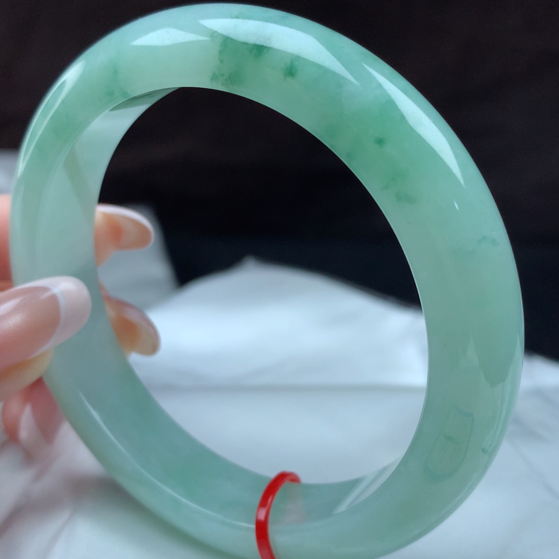 翡翠手镯未镶嵌23357，