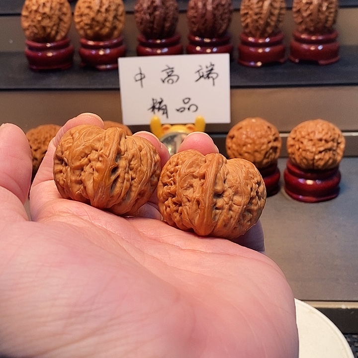 心***上桃核把件40尺元宝