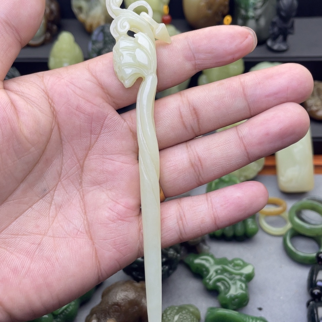 A***a和田玉未镶嵌颈饰