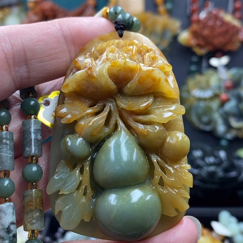 【闪购商品】蛇纹石玉未镶嵌吊坠