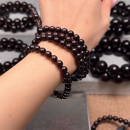 檀香紫檀（小叶紫檀）语*