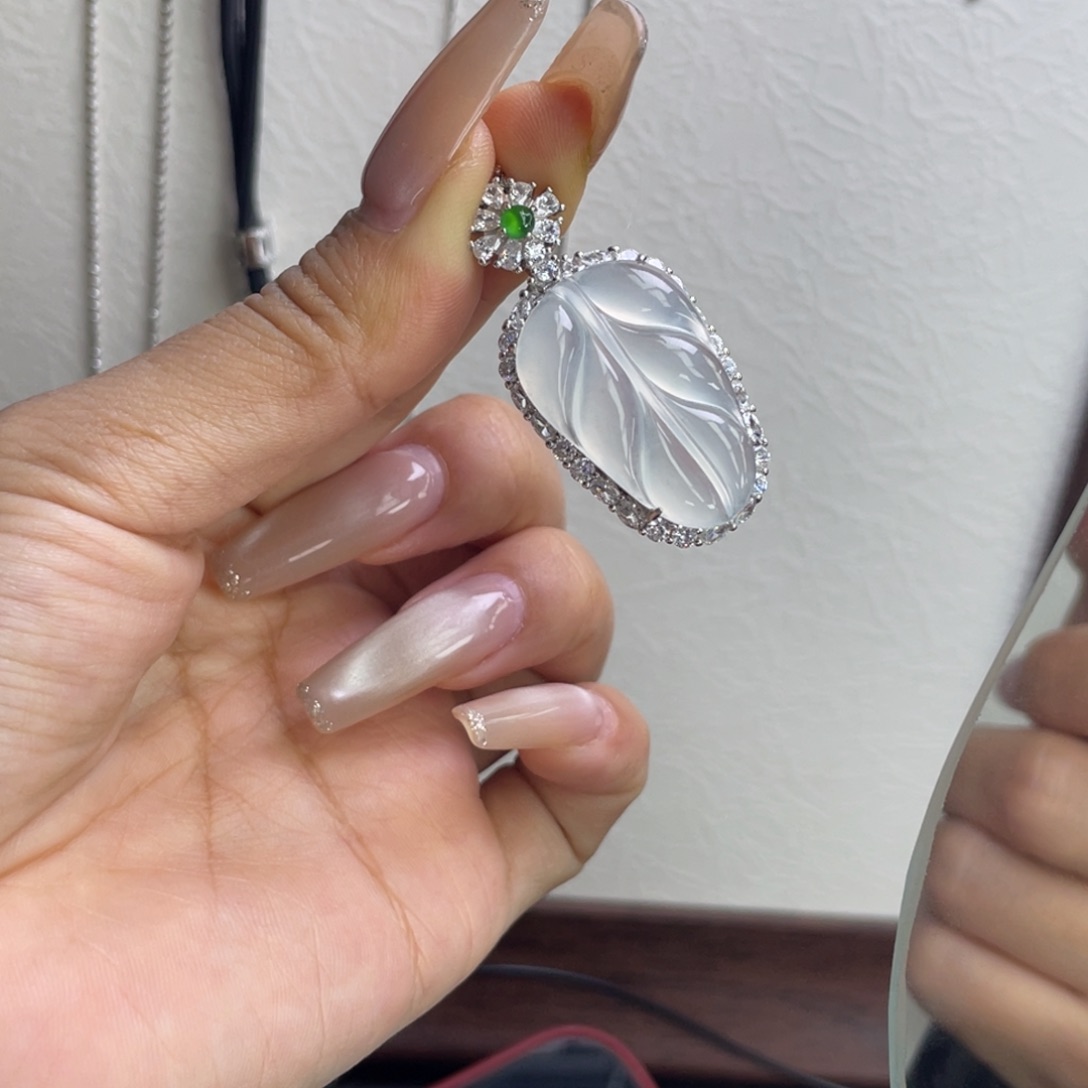 颈饰银S925镶嵌翡翠吊坠