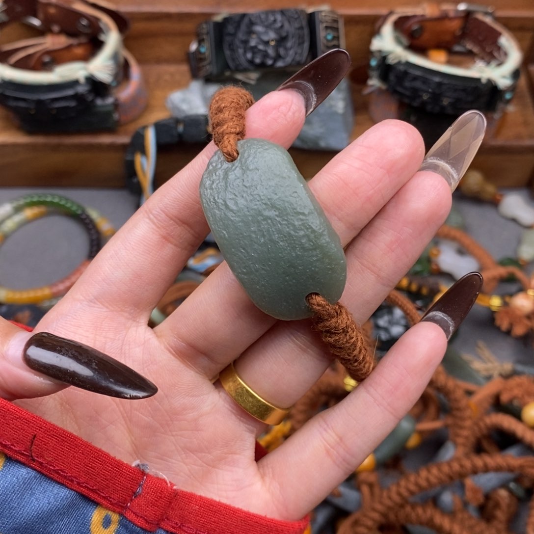 和田玉颈饰未镶嵌秋