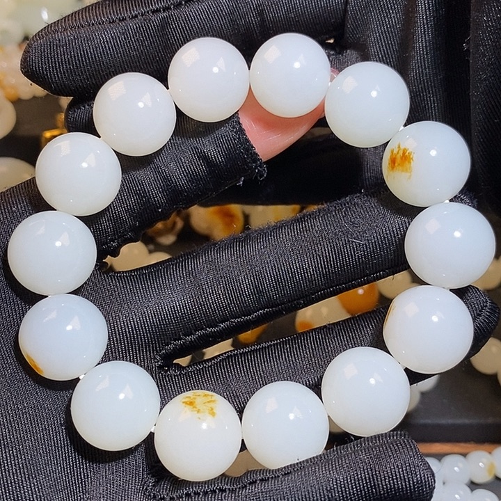 一***尘和田玉未镶嵌手链