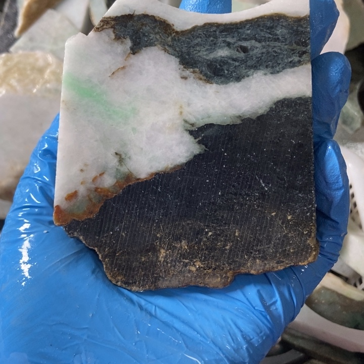 翡翠颈饰未镶嵌天然翡翠