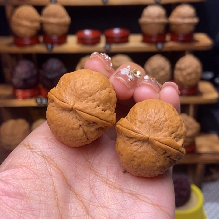 文玩核桃吊坠龙珠15