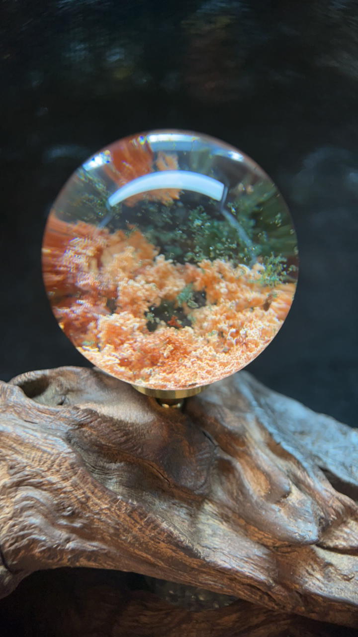 44毫米天然黄绿幽灵水晶球摆件