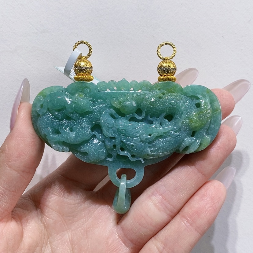 【闪购商品】翡翠未镶嵌颈饰