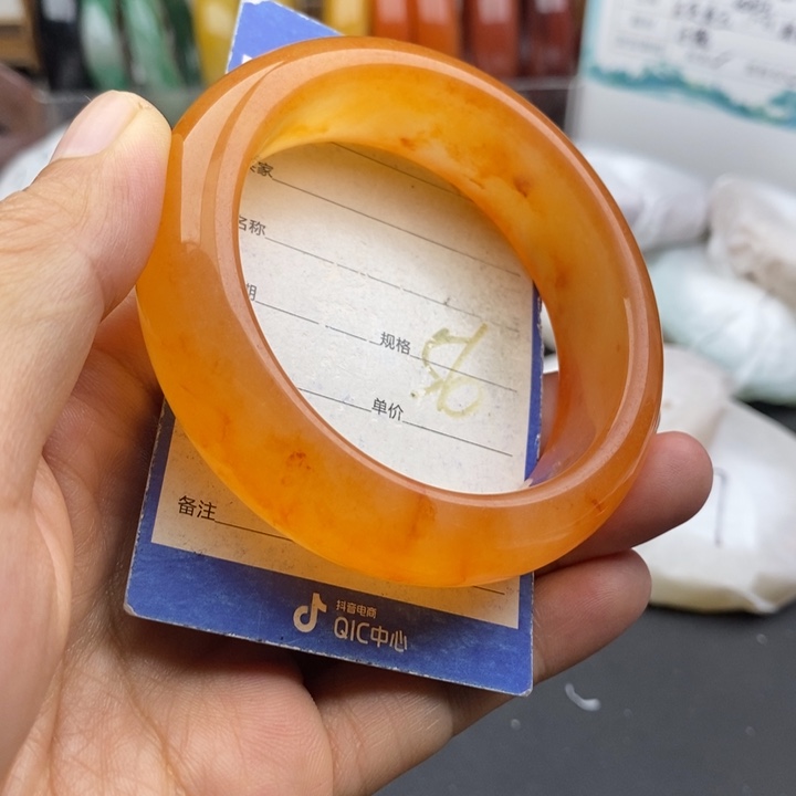 未镶嵌手镯石英质玉