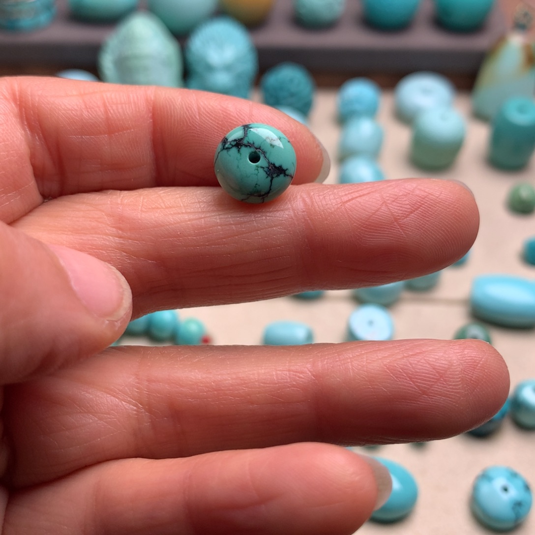 绿松石未镶嵌颈饰