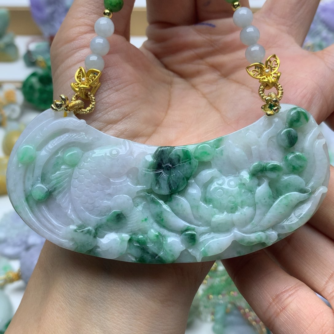 翡翠颈饰未镶嵌翡翠