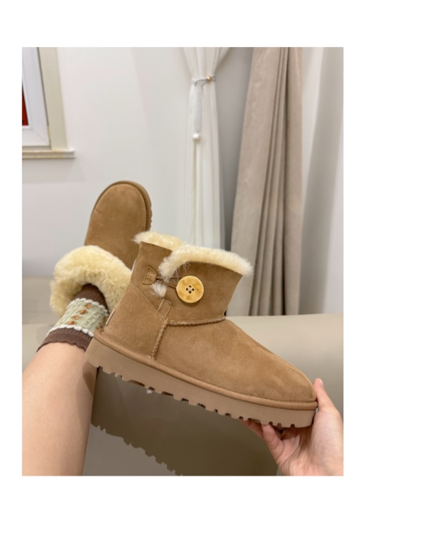 2025冬季新款舒适一粒经典木口羊皮毛一体雪地靴加厚加绒保暖