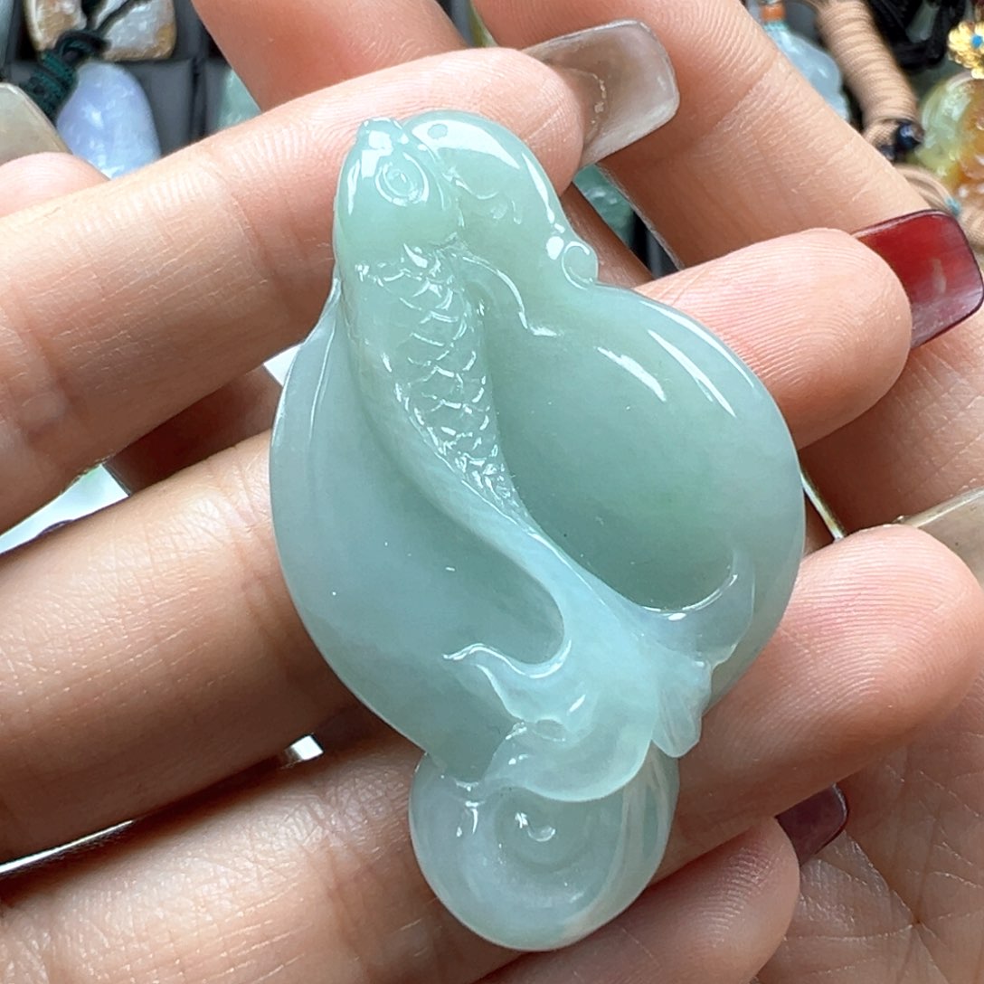 翡翠颈饰未镶嵌鱼