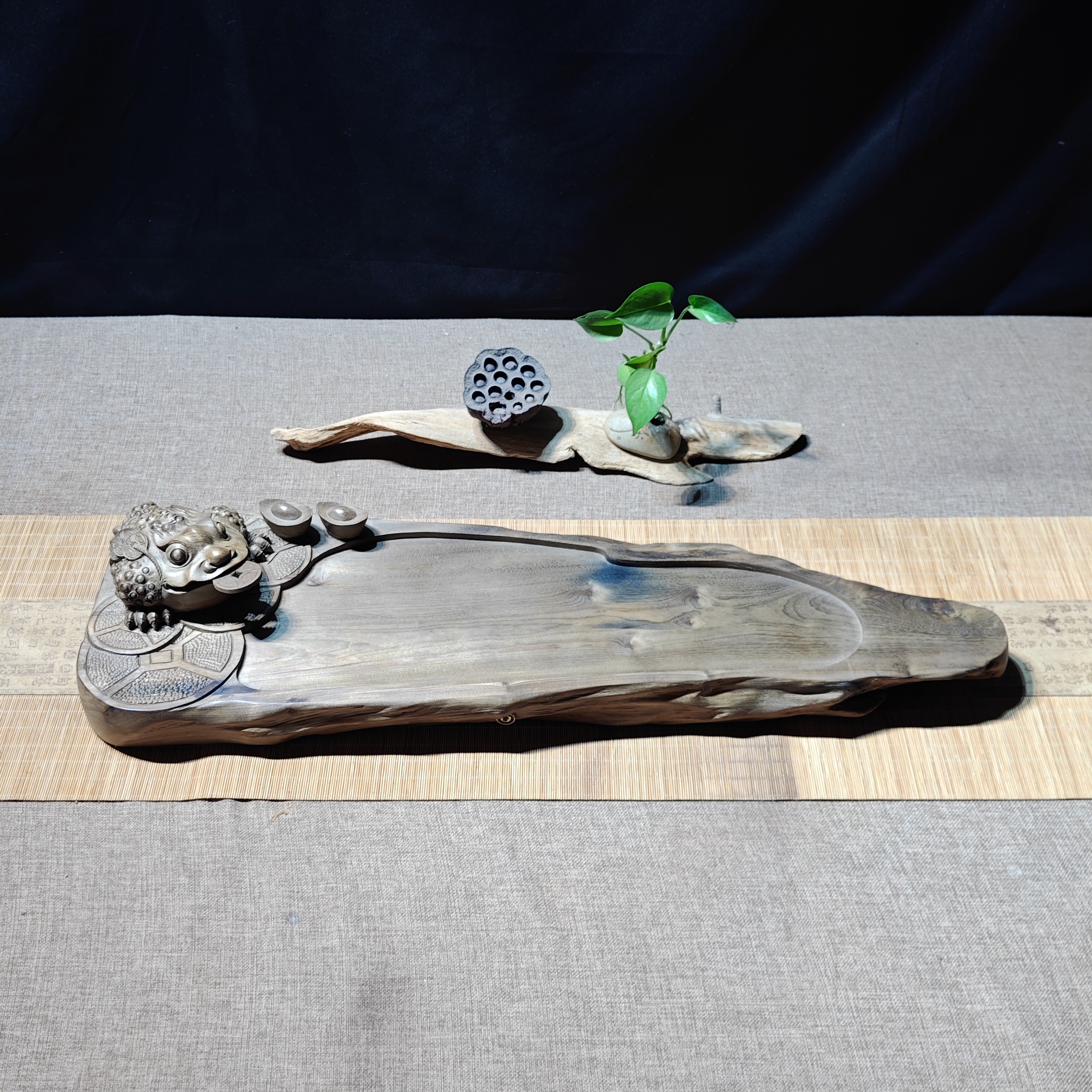 金丝楠阴沉木手工雕刻款茶盘高端原木侘寂风三足金蟾款，尺寸71*21