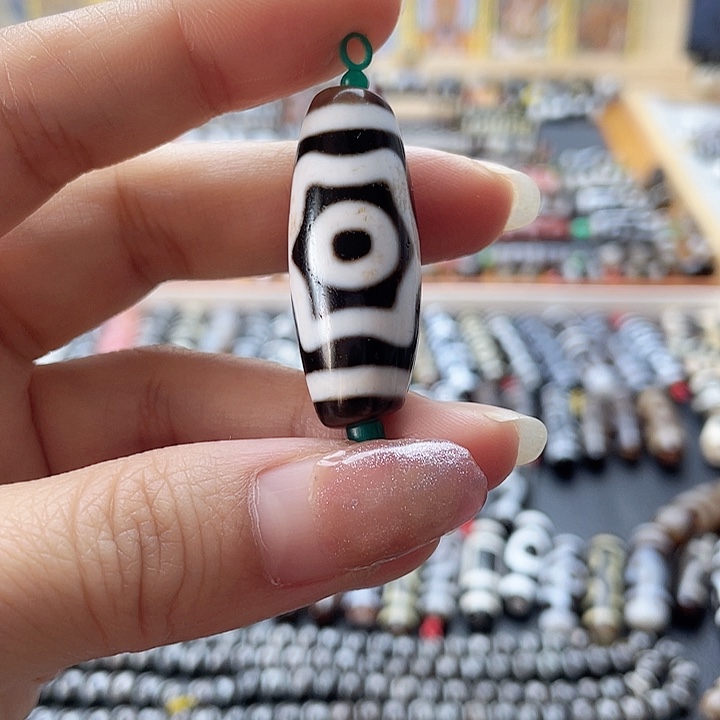 玛瑙/玉髓颈饰未镶嵌大****晶