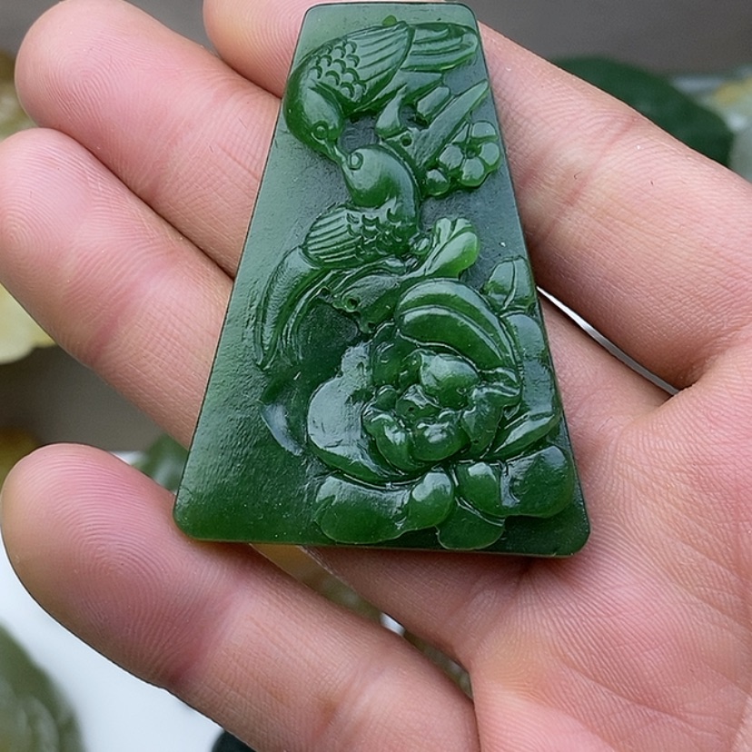 颈饰未镶嵌和田玉