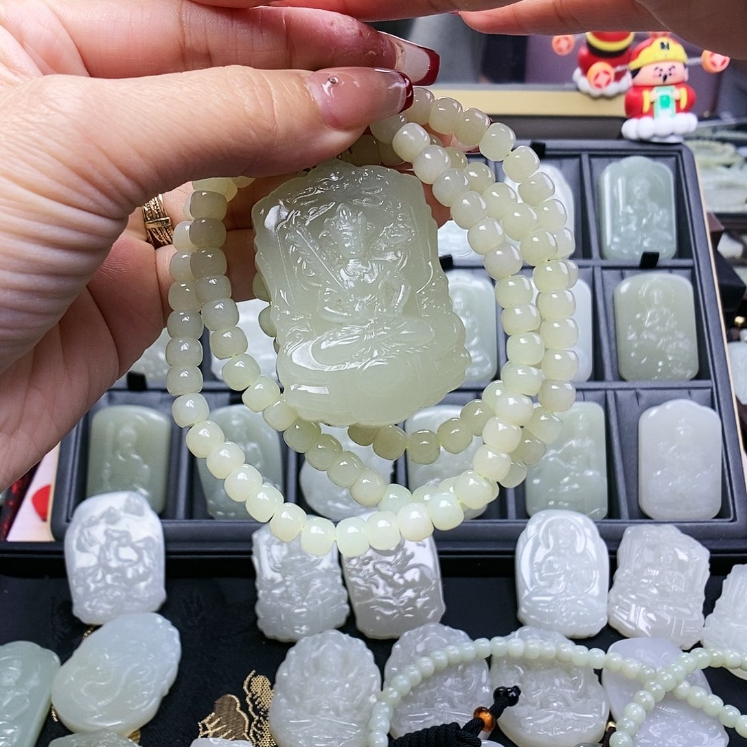 和田玉颈饰未镶嵌东*虎