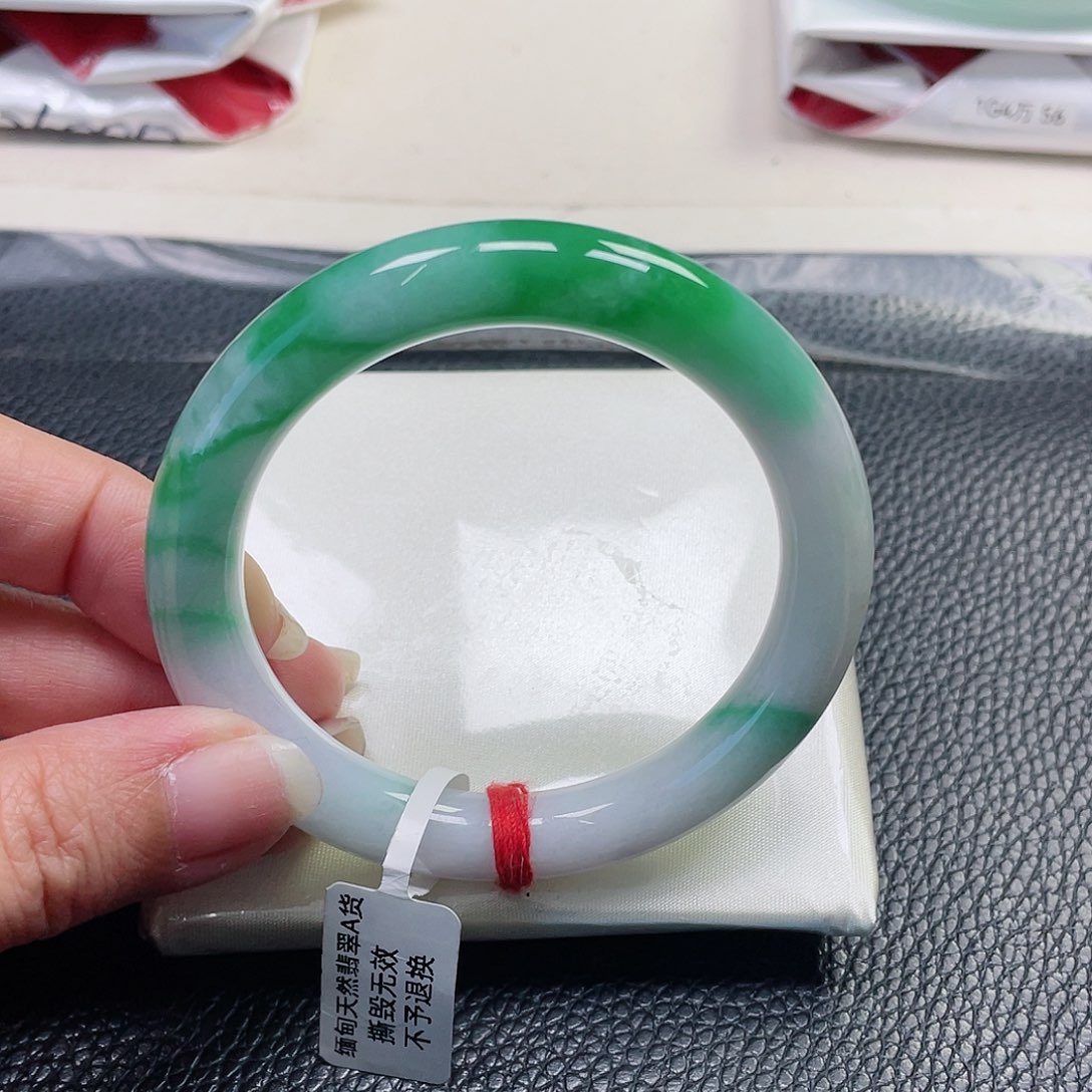 未镶嵌手镯（圆镯）翡翠缅甸翡翠55