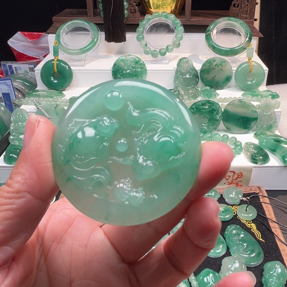 石英质玉吊坠(不含链)合金