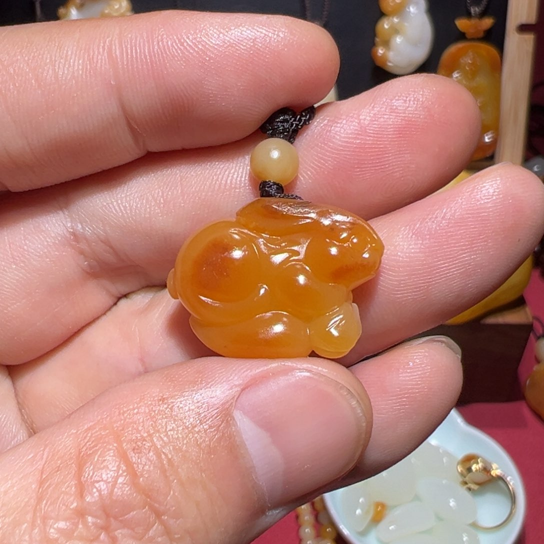 和田玉颈饰未镶嵌社**氓