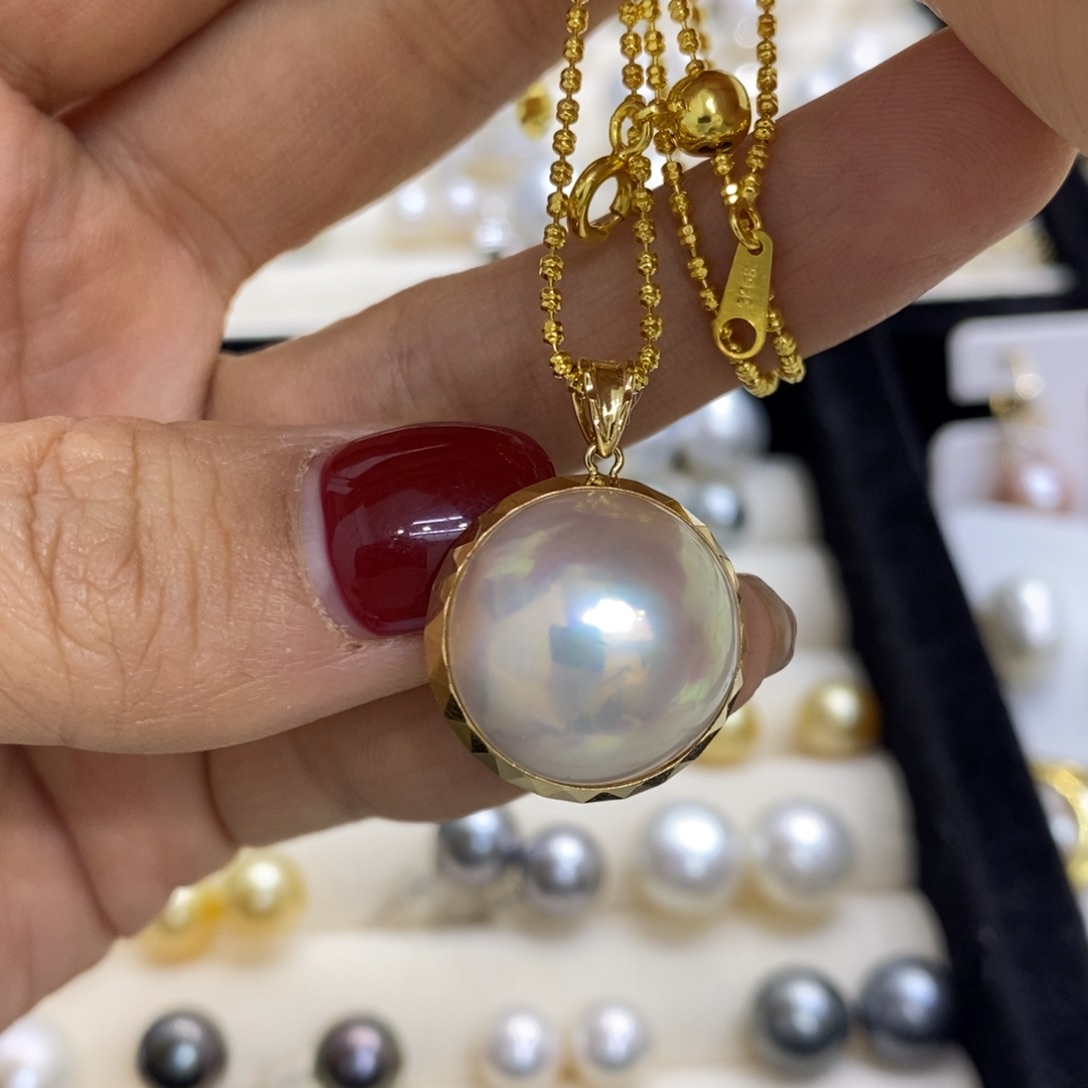 拼合珍珠（马贝珠）颈饰18K金镶嵌海水马贝送银链