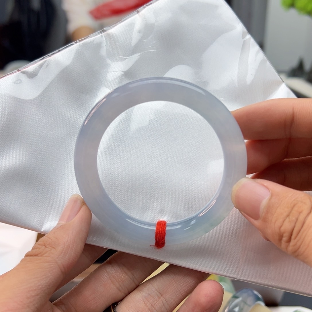 翡翠手镯未镶嵌蓝紫