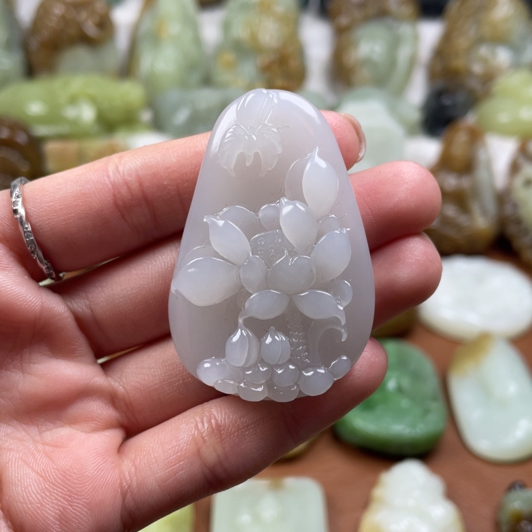 P***x和田玉未镶嵌颈饰