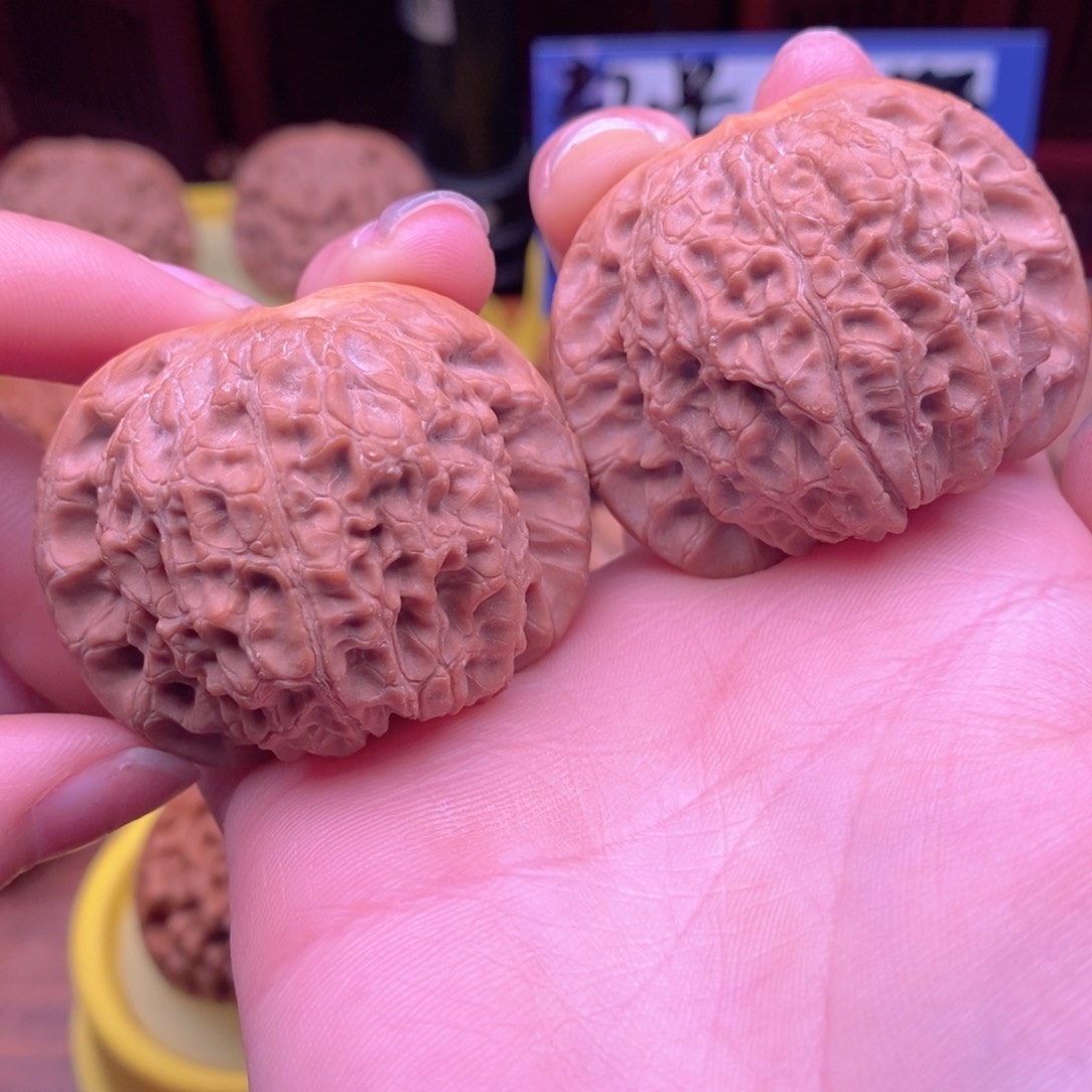 文玩核桃吊坠枸***冰42血麒麟