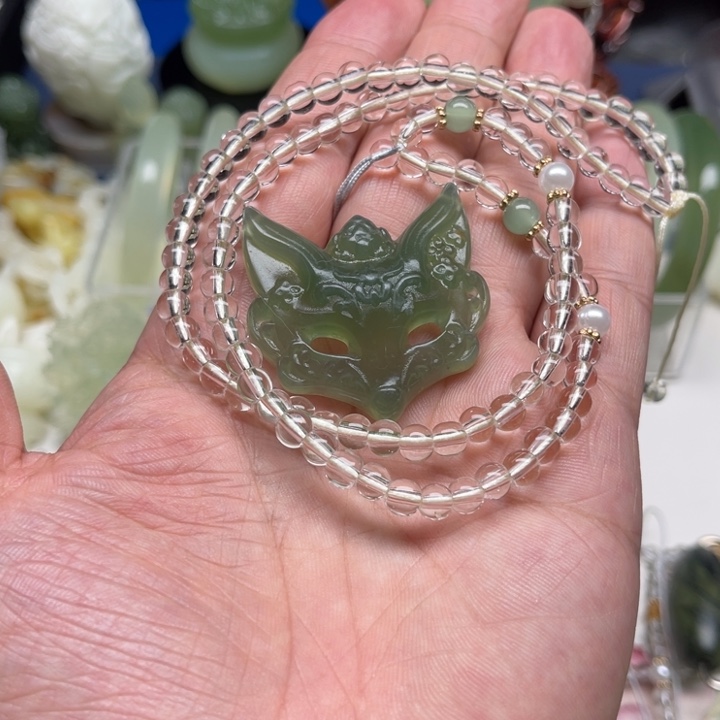 未镶嵌蛇纹石玉颈饰