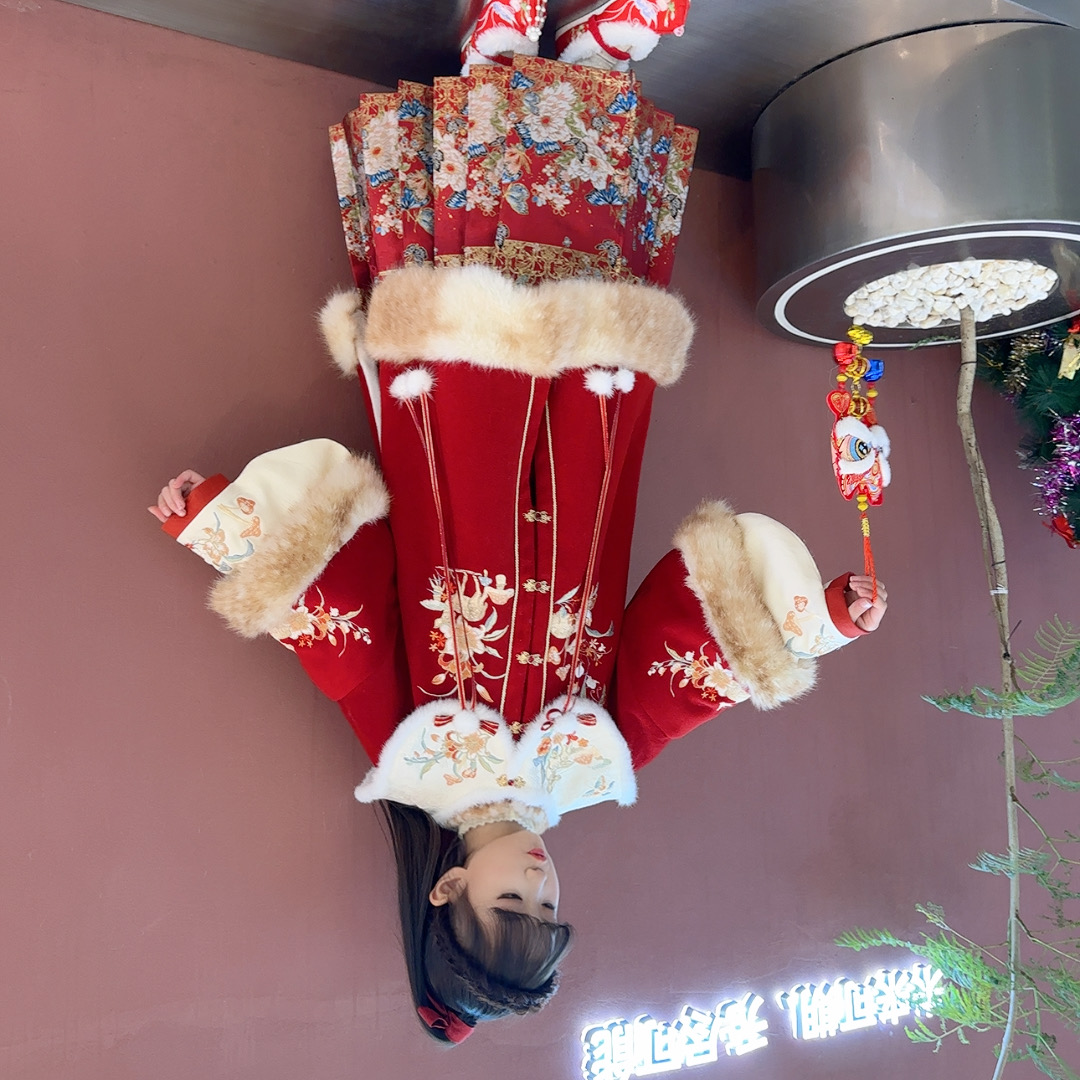 女童新款2025年服织金马面裙小中大童女孩古风呢大衣过年套装