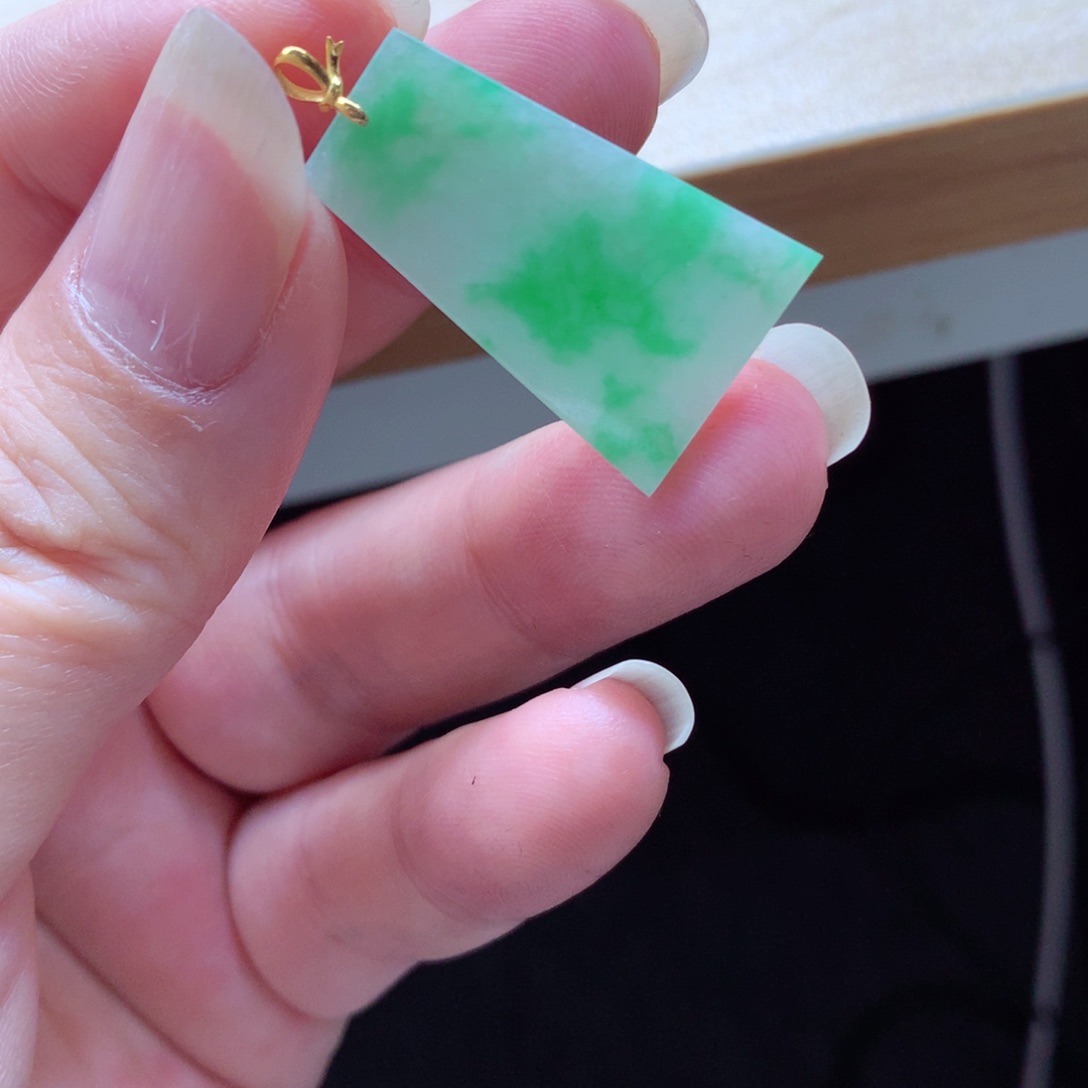 翡翠颈饰18K金镶嵌吊坠