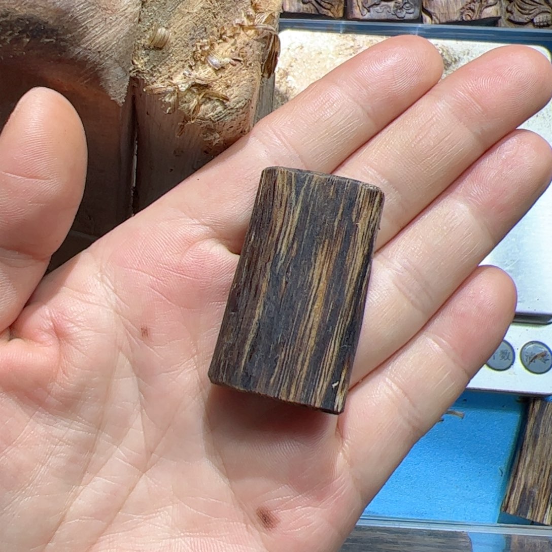 沉香吊坠白棋素牌8.2克