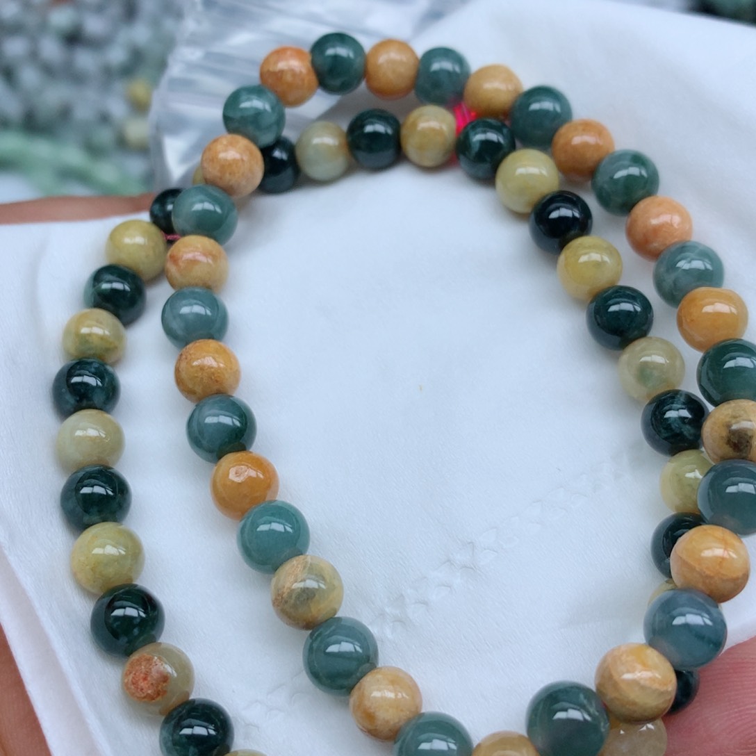 翡翠颈饰未镶嵌手串