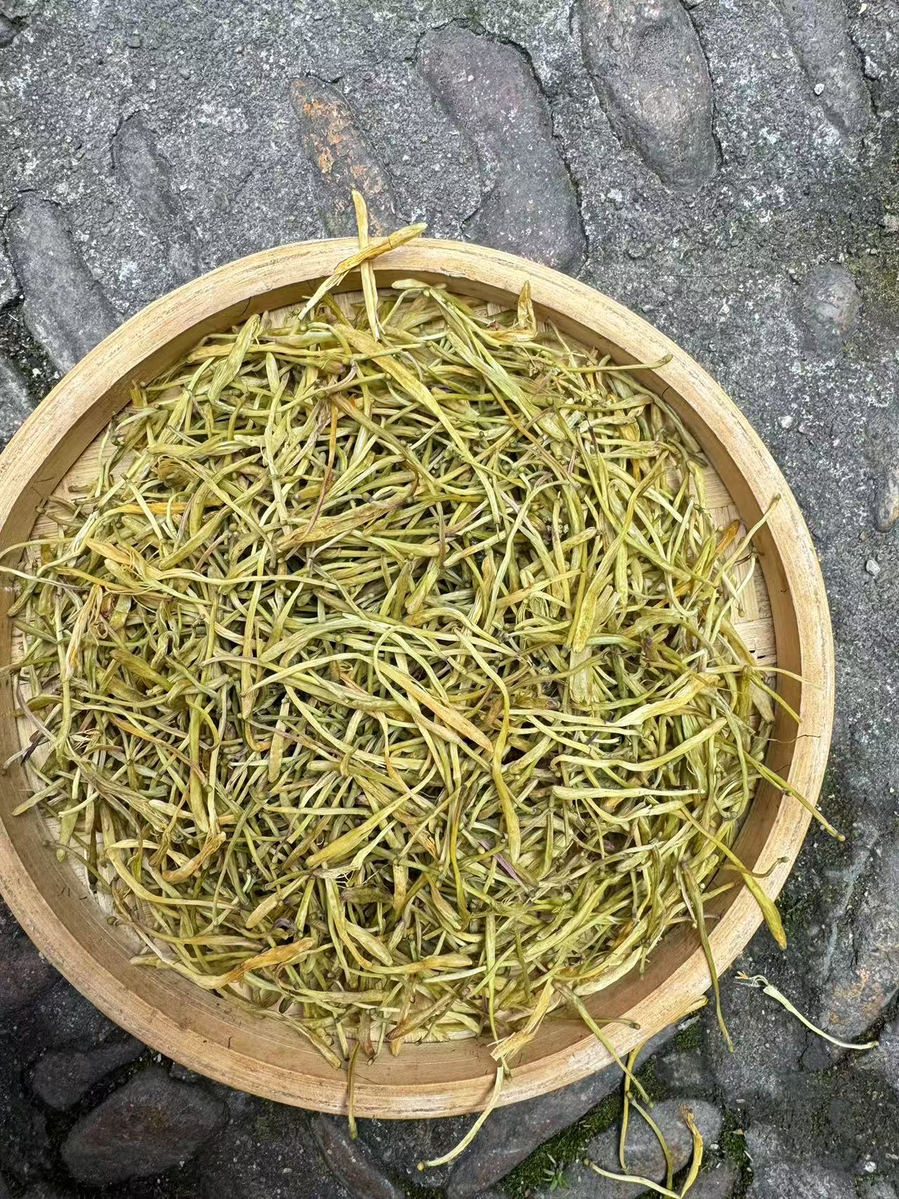 高山 农家 金银花