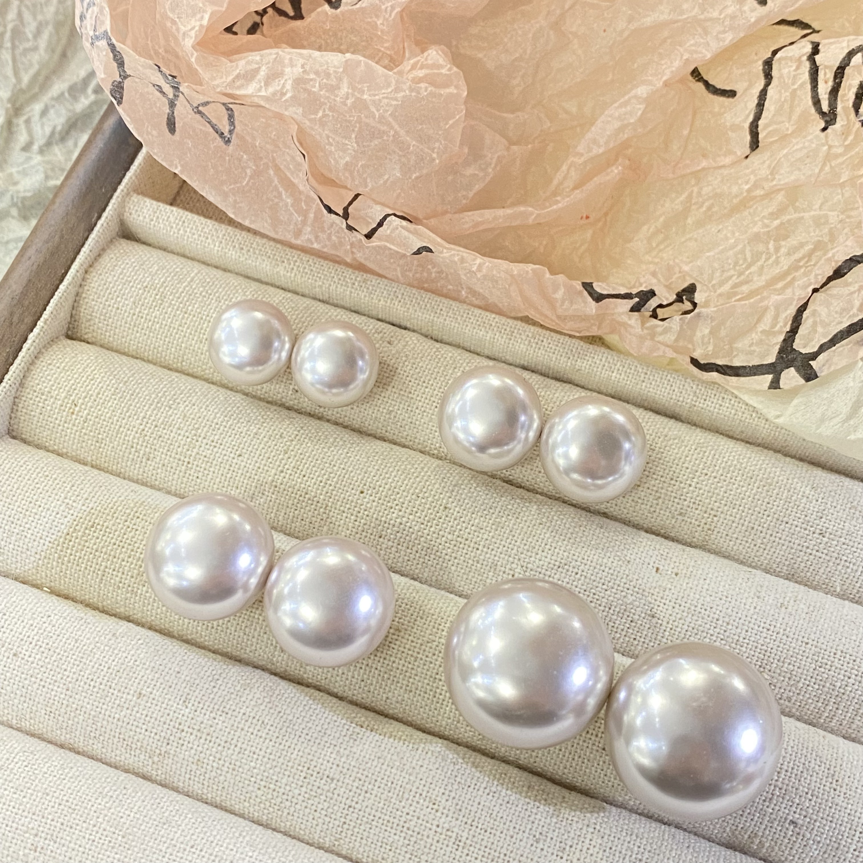 铜合金仿珍珠耳饰 气质轻奢时尚百搭精致曼塔玫瑰色贝珠耳饰耳环